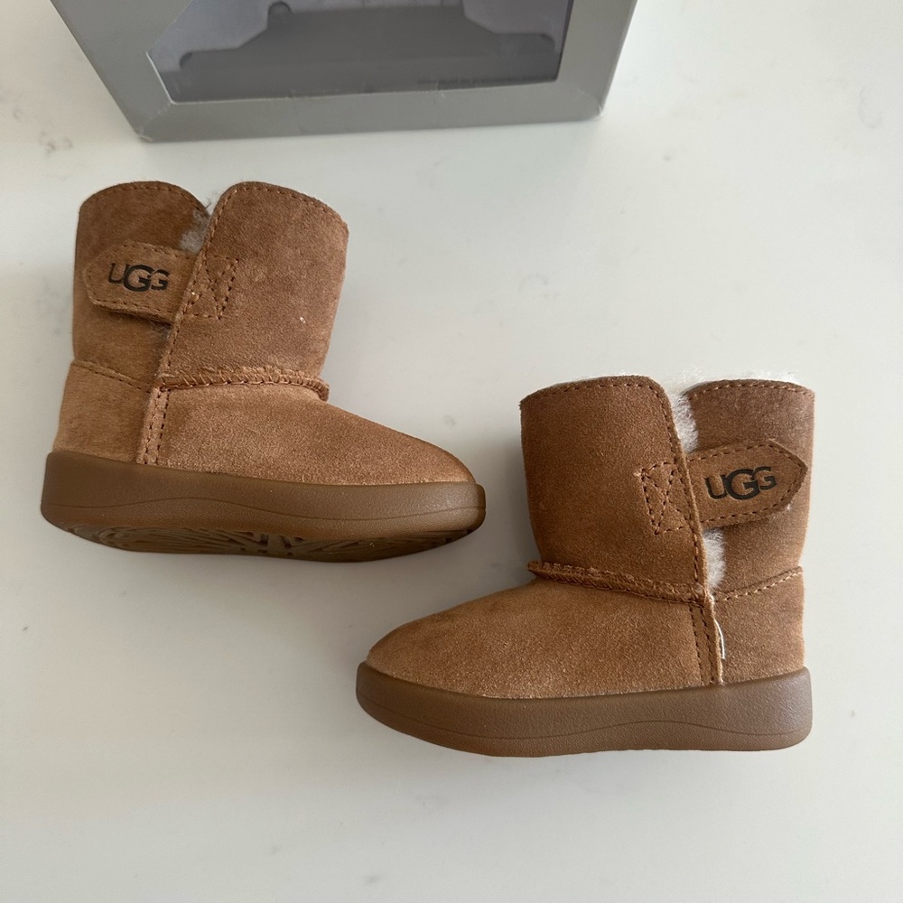 Baby girl 6-12 months UGG boots